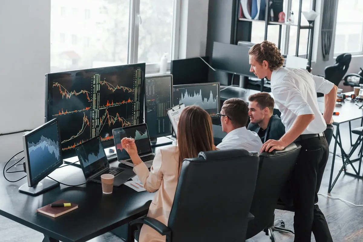 Oriel Partners consultant shortlisting C-suite EA candidates for an executive search firm